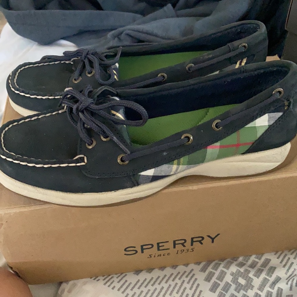 Shoes - Picture 2 of 2